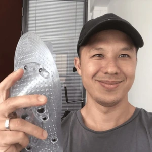 guy shows PureInsole on camera